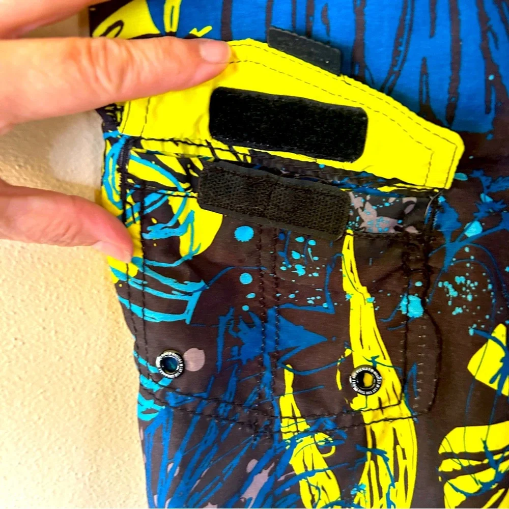 Boys Swims Trunks - Size XL (16/18)